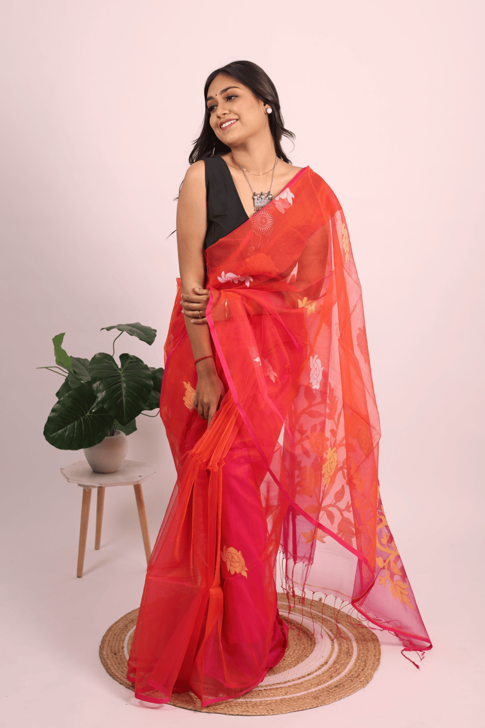 Handwoven Matka Muslin Saree