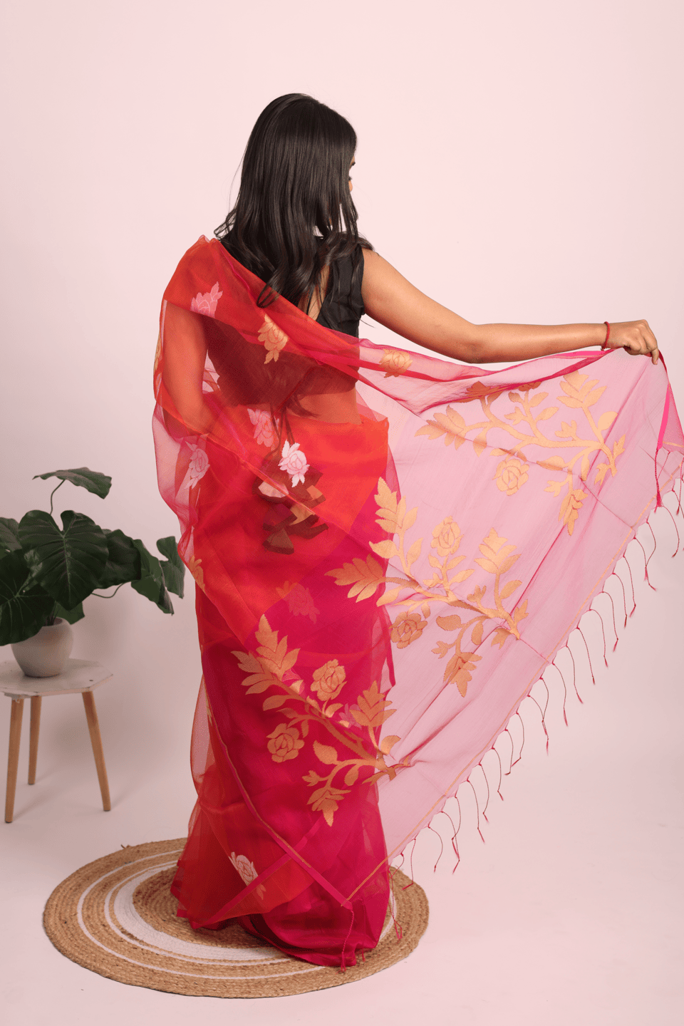 Handwoven Matka Muslin Saree