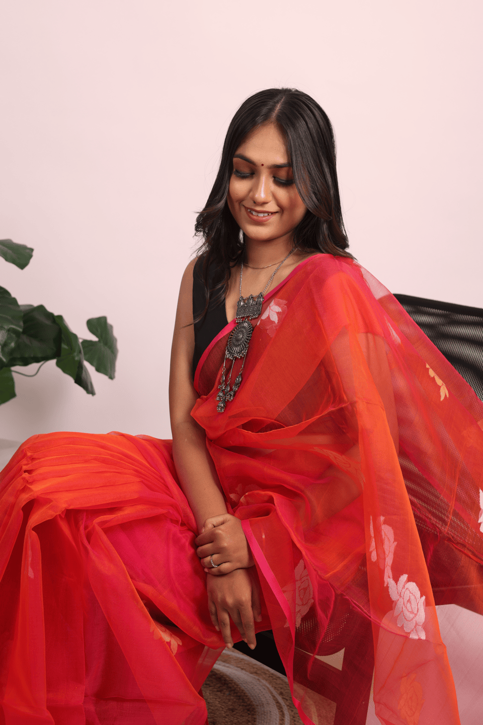 Handwoven Matka Muslin Saree