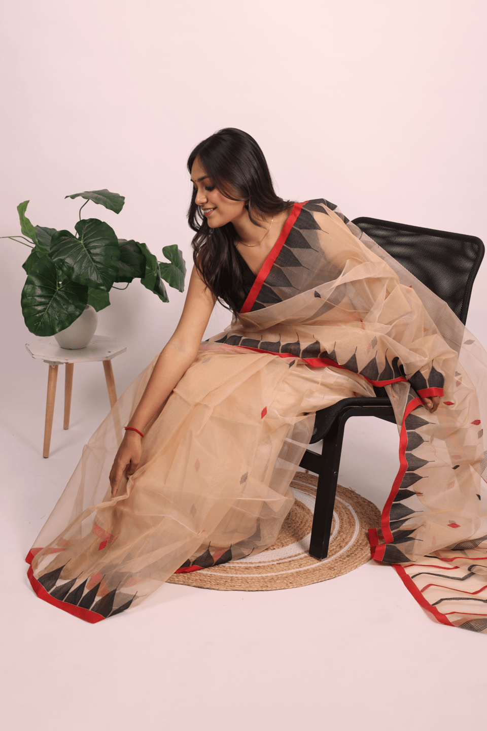 Muslin With Thread Hand Woven Saree