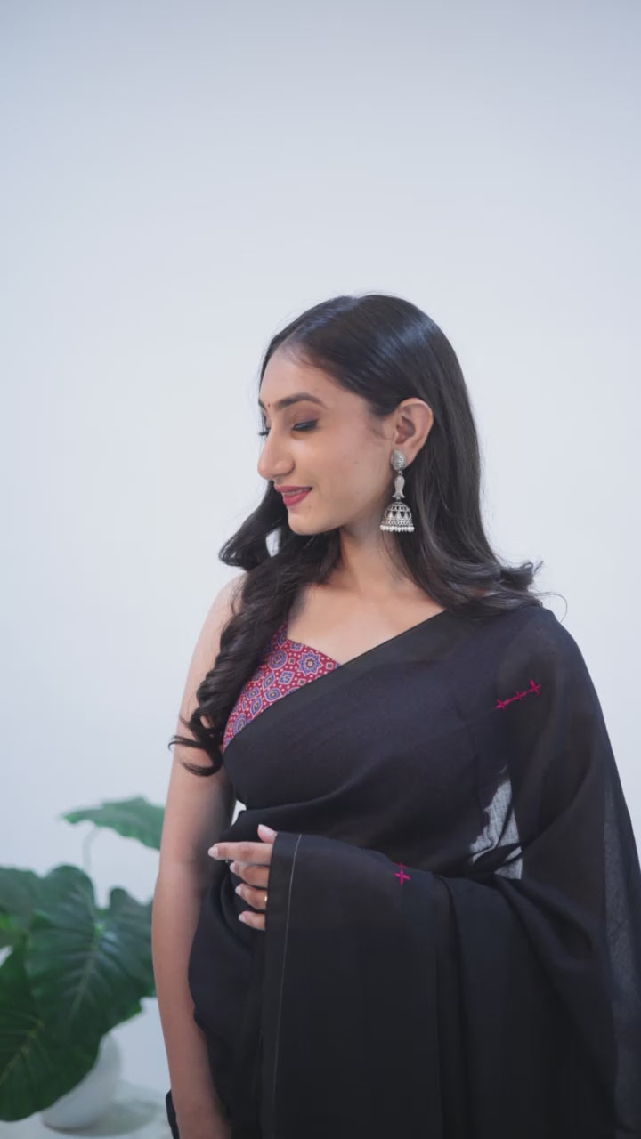 Malmal Cotton Hand Embroidery Work Saree